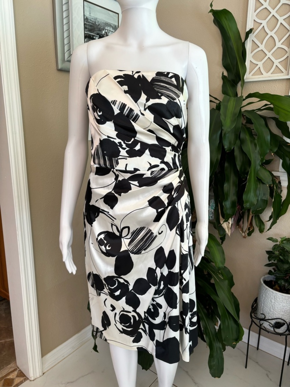 White House Black Market Black and White Strapless Floral Dress